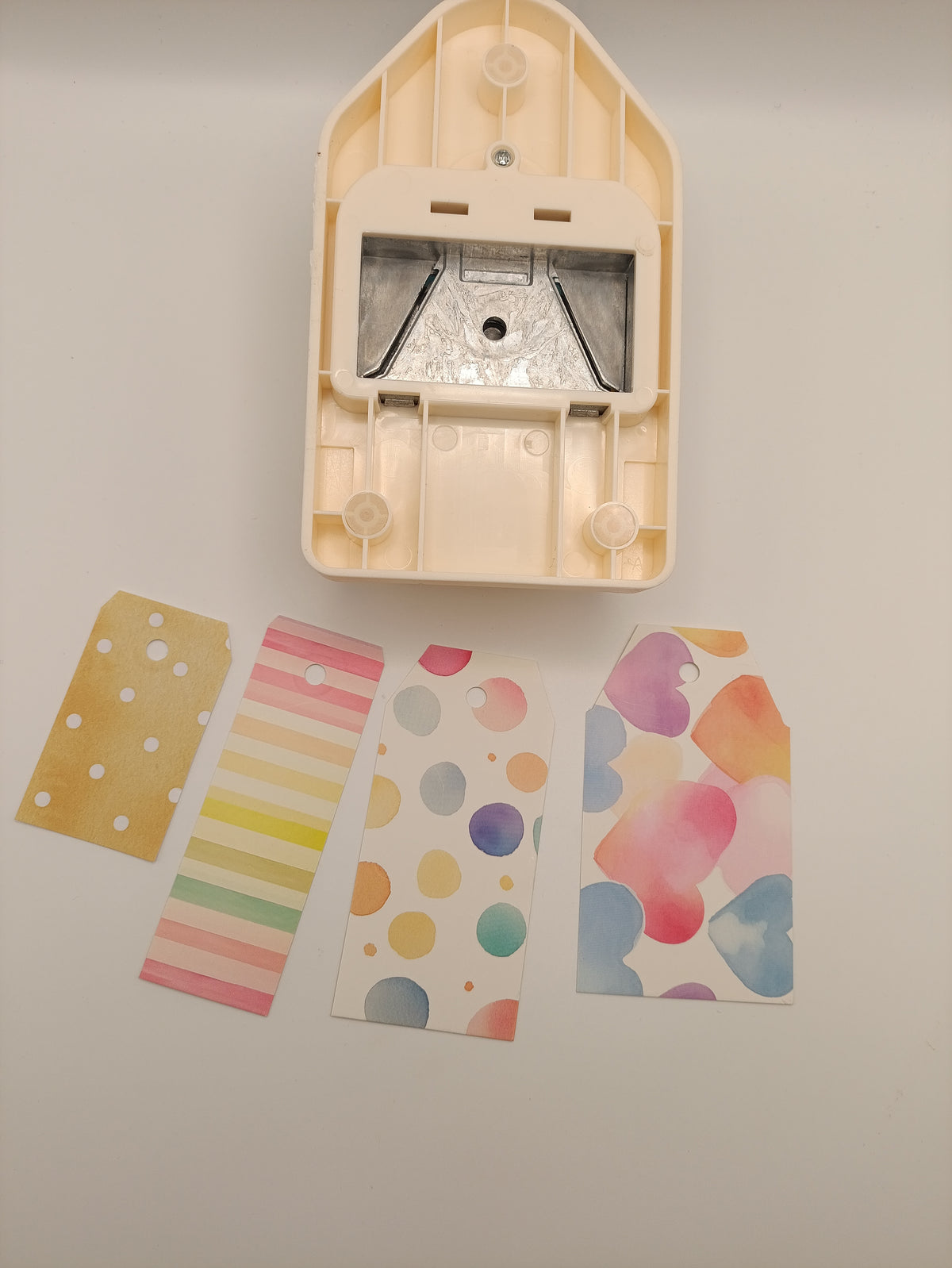 3-in-1 Gift Tag Punch - Classic Style)